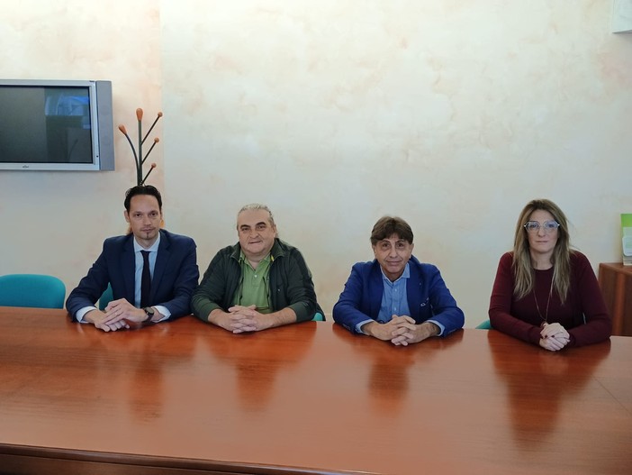 Allarme Ascom e sindacati: troppi contratti minori mettono a rischio salari e tutele