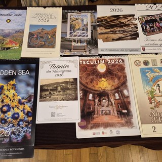 Varallo, in biblioteca arrivano i calendari locali: un patrimonio di memoria tra dialetti, ricette e storia delle comunità