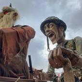 Borgosesia in festa: i carri allegorici colorano il Carnevale FOTO e VIDEO