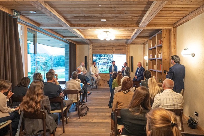 Alagna, inaugurato Cascata d’Otro: lodge, ristorazione e turismo tutto l’anno ai piedi del Monte Rosa