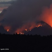 Incendio in Valsessera, la pioggia non basta: operazioni ancora in corso - Foto Claudio Nicola Incendio in Valsessera, la pioggia non basta: operazioni ancora in corso - Foto Claudio Nicola