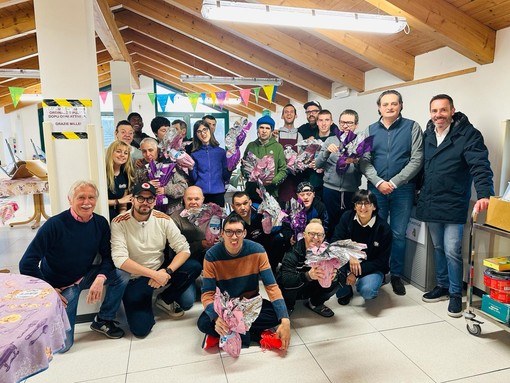 Borgosesia: Uova di Pasqua alle associazioni Borgosesia: Uova di Pasqua alle associazioni