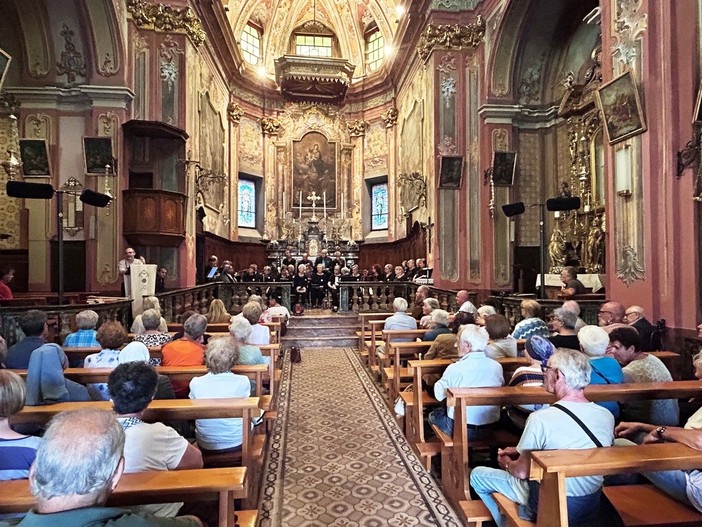 Crevola, grande partecipazione all’incontro dedicato a San Francesco tra arte, storia e spiritualità Crevola, grande partecipazione all’incontro dedicato a San Francesco tra arte, storia e spiritualità