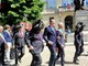 Cirio saltella con i bersaglieri davanti al Comune di Borgosesia. Cirio saltella con i bersaglieri davanti al Comune di Borgosesia.