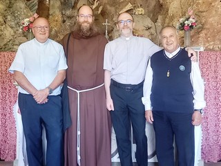 Crevola, grande partecipazione all’incontro dedicato a San Francesco tra arte, storia e spiritualità Crevola, grande partecipazione all’incontro dedicato a San Francesco tra arte, storia e spiritualità