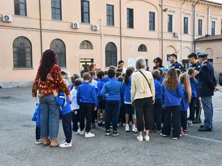 Vercelli, la Polizia di Stato celebra San Michele Arcangelo tra cerimonia religiosa e Family Day Vercelli, la Polizia di Stato celebra San Michele Arcangelo tra cerimonia religiosa e Family Day