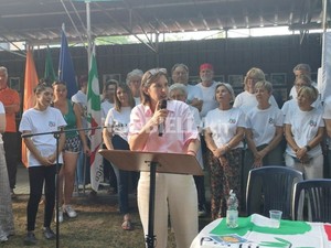 Bagno di folla a Pray per Elly Schlein, focus su servizi e sanità: “Servono investimenti per contrastare lo spopolamento” FOTO e VIDEO