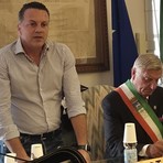 Varallo, il sindaco revoca incarichi e vice a Eraldo Botta