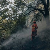 Avanzano le fiamme in Valsessera: cinque presidi per fermarne l'avanzata - Foto pagina Facebook AIB Bruzolo