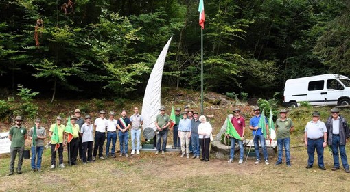 Quarona, Festa di Lombaretto con gli Alpini: memoria, Messa e momenti di comunità - foto di Roberto Santucci Quarona, Festa di Lombaretto con gli Alpini: memoria, Messa e momenti di comunità - foto di Roberto Santucci