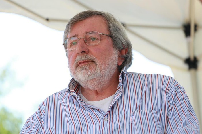 Addio a Francesco Guccini, morto a 86 anni il “Maestrone” della canzone d’autore - Foto TargatoCN Addio a Francesco Guccini, morto a 86 anni il “Maestrone” della canzone d’autore - Foto TargatoCN
