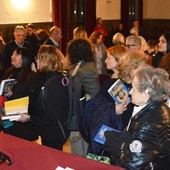 Aldo Cazzullo torna a Borgosesia: alle Medie Marconi l’incontro con gli studenti e i ricordi degli anni Settanta - FOTO Aldo Cazzullo torna a Borgosesia: alle Medie Marconi l’incontro con gli studenti e i ricordi degli anni Settanta - FOTO