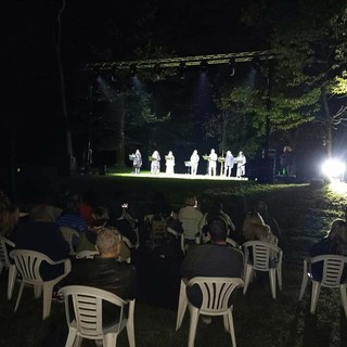 Carpignano Sesia, al Parco Scimbla lo spettacolo “Francesco, giullare di Dio”