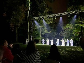 Carpignano Sesia, al Parco Scimbla lo spettacolo “Francesco, giullare di Dio” Carpignano Sesia, al Parco Scimbla lo spettacolo “Francesco, giullare di Dio”