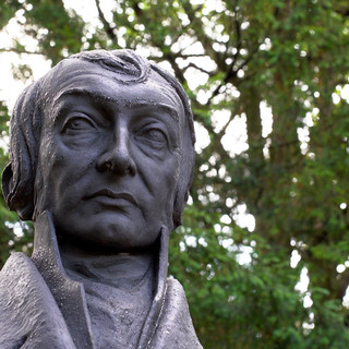 “Avogadro, l’intuizione che cambiò la materia”: Vercelli riscopre i luoghi dello scienziato