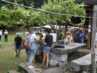 Quarona, Festa di Lombaretto con gli Alpini: memoria, Messa e momenti di comunità - foto di Roberto Santucci Quarona, Festa di Lombaretto con gli Alpini: memoria, Messa e momenti di comunità - foto di Roberto Santucci