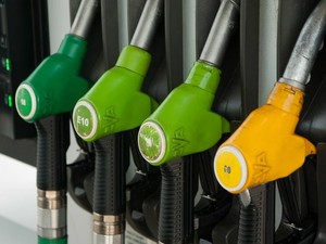 Caro carburanti, Eni conferma il tetto ai prezzi fino alla fine anno (foto di repertorio) Caro carburanti, Eni conferma il tetto ai prezzi fino alla fine anno (foto di repertorio)