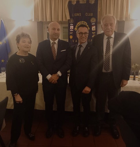 Il Lions Club Valsesia accoglie il Governatore: riconoscimenti, valori di servizio e invito a “seminare sul territorio” Il Lions Club Valsesia accoglie il Governatore: riconoscimenti, valori di servizio e invito a “seminare sul territorio”
