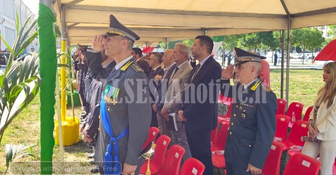 Vercelli celebra il 252° anniversario della Guardia di Finanza: cerimonia in piazza Antico Ospedale