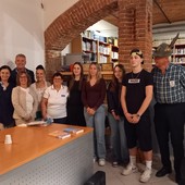 Maggiora consegna la Costituzione ai diciottenni: «Un invito a diventare protagonisti della vita pubblica» Maggiora consegna la Costituzione ai diciottenni: «Un invito a diventare protagonisti della vita pubblica»