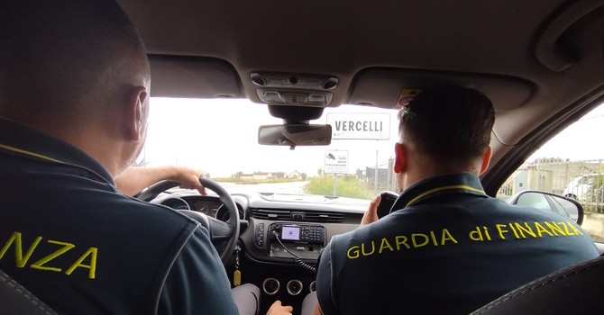 È indetto per l’anno 2025 un pubblico concorso, per titoli ed esami, per l’arruolamento di nuove giovani Fiamme Gialle È indetto per l’anno 2025 un pubblico concorso, per titoli ed esami, per l’arruolamento di nuove giovani Fiamme Gialle