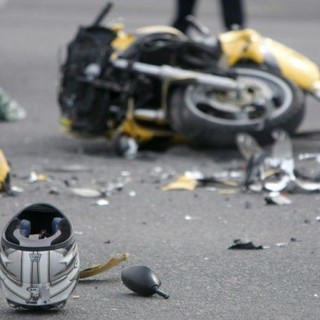 Schianto fatale sulla Provinciale Roasio-Sostegno, morto un motociclista vercellese di 52 anni (foto di repertorio)