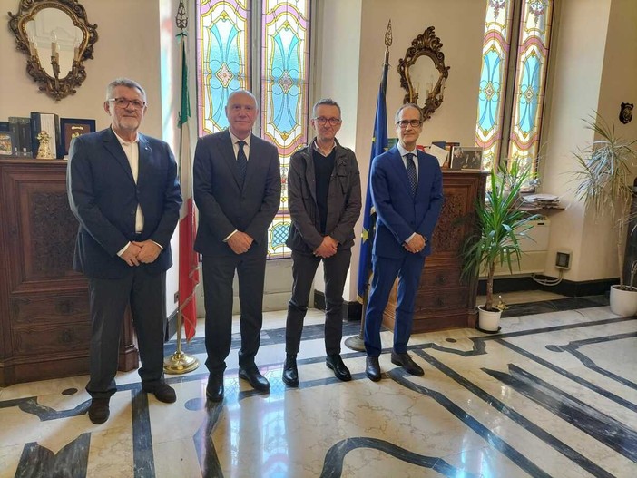 Da sinistra Claudio Orecchia, Giuseppe Manca, Pier Mario Falletti e il prefetto Lucio Parente