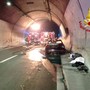 Dal nord ovest: auto in fiamme nella galleria di Massino Visconti sull’A26, autostrada chiusa durante l’intervento