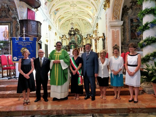 L’associazione 'difendere la vita' con Maria Onlus si presenta in chiesa a Prato Sesia L’associazione 'difendere la vita' con Maria Onlus si presenta in chiesa a Prato Sesia