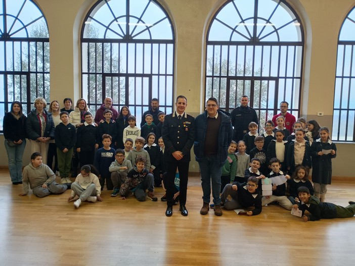A Borgomanero i Carabinieri a scuola per parlare di bullismo e legalità