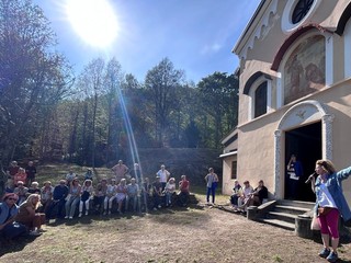 Crevola, grande partecipazione all’incontro dedicato a San Francesco tra arte, storia e spiritualità Crevola, grande partecipazione all’incontro dedicato a San Francesco tra arte, storia e spiritualità