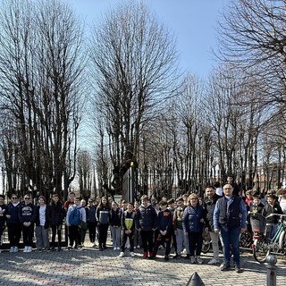 Gattinara, i giovani di LiberumEs tra i vigneti: Baglione ringrazia ragazzi e volontari