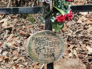 Oltre 40 partecipanti alla camminata sul Monte Fenera dedicata a Sandro Orsi Oltre 40 partecipanti alla camminata sul Monte Fenera dedicata a Sandro Orsi