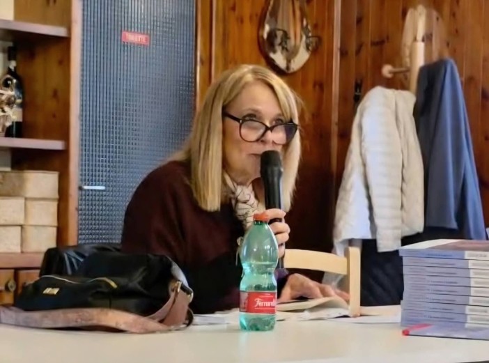 A Zuccaro Anna Raviglione presenta “La ragazza del ’99” A Zuccaro Anna Raviglione presenta “La ragazza del ’99”