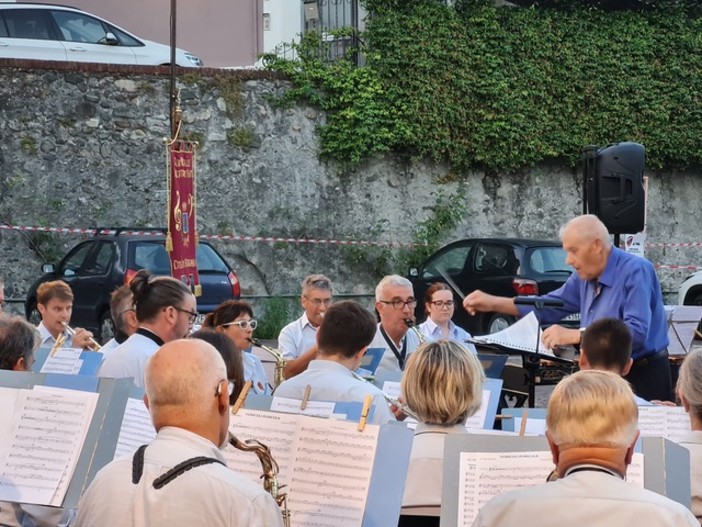Festa patronale a Borgosesia: la magia del Concerto di San Pietro incanta la piazza