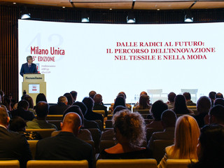 Milano Unica inaugura la 43^ edizione 7-8-9 luglio 2026 – Fiera Milano Rho Milano Unica inaugura la 43^ edizione 7-8-9 luglio 2026 – Fiera Milano Rho