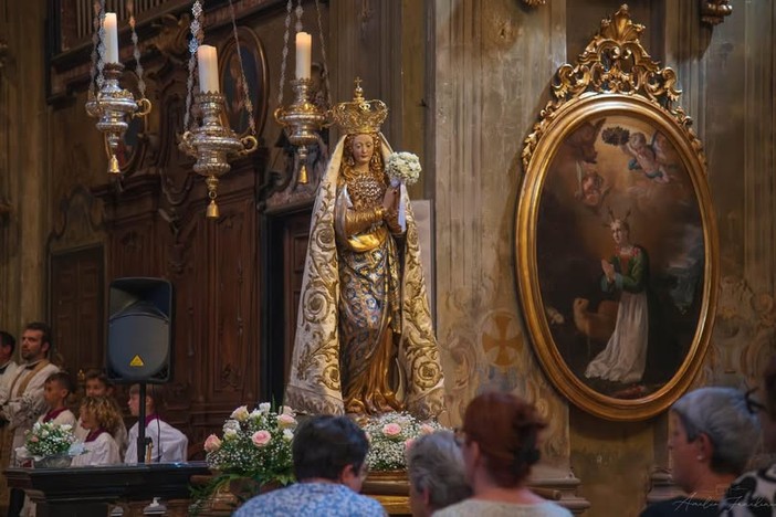 Madonna Incoronata e Beata Panacea, due simboli della fede valsesiana Madonna Incoronata e Beata Panacea, due simboli della fede valsesiana