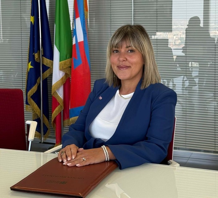 La Regione Piemonte fa da apripista in Italia, è la prima a istituire un gruppo di lettura per i propri dipendenti La Regione Piemonte fa da apripista in Italia, è la prima a istituire un gruppo di lettura per i propri dipendenti