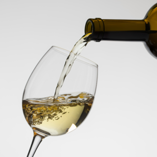 Vino nella grande distribuzione: in Piemonte guidano Prosecco, Barbera e Lambrusco