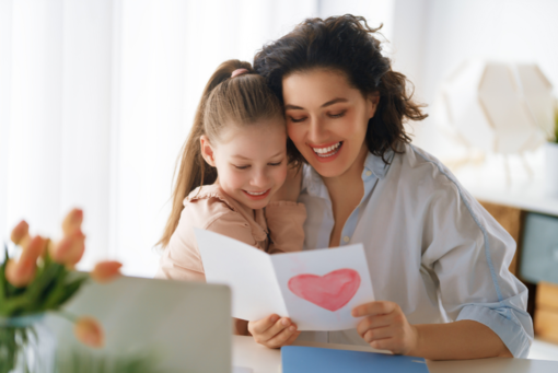 Festa della Mamma: "Servono più servizi e sostegni per le madri"