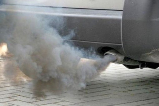 Diesel euro 5, Cirio: “Superato il blocco, al via modifica del piano della qualità dell’aria per le misure compensative” (foto di repertorio)