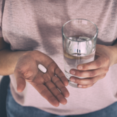 Antibiotico-resistenza, i consigli per proteggere la salute e utilizzare i farmaci al meglio