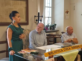 Varallo, icone sacre in mostra in Biblioteca: Ian Knowles presenta “The Icon Painter’s Handbook”