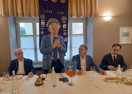 Lions Club Valsesia, Camillo Paffoni racconta il laboratorio di restauro dell’isola di San Giulio Lions Club Valsesia, Camillo Paffoni racconta il laboratorio di restauro dell’isola di San Giulio