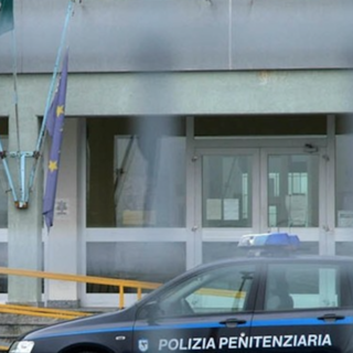 Dal Nord-ovest: drone con quattro cellulari si schianta sul tetto del carcere di Saluzzo