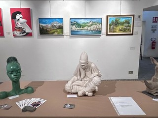 A Varallo 54 artisti tra pittura, scultura e fotografia con “Frammenti di luce e ombre” A Varallo 54 artisti tra pittura, scultura e fotografia con “Frammenti di luce e ombre”