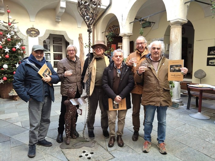 Varallo, grande partecipazione in Biblioteca per la presentazione del nuovo libro di Ferruccio Baravelli Varallo, grande partecipazione in Biblioteca per la presentazione del nuovo libro di Ferruccio Baravelli
