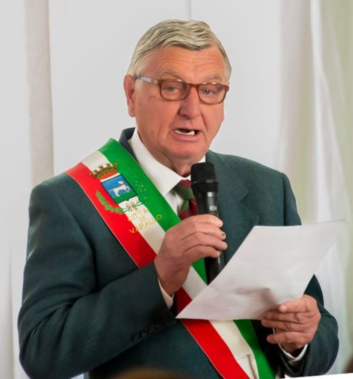 Varallo, busta con bossolo al sindaco Bondetti: "A breve l'esito delle indagini della Digos di Torino" VIDEO Varallo, busta con bossolo al sindaco Bondetti: "A breve l'esito delle indagini della Digos di Torino" VIDEO