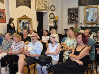 Varallo, icone sacre in mostra in Biblioteca: Ian Knowles presenta “The Icon Painter’s Handbook”