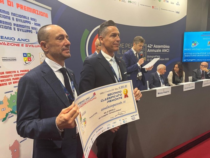 Con il Progetto “Farmacia @mica” l’ASL Vercelli vince il Premio Anci Innovazione e Sviluppo Con il Progetto “Farmacia @mica” l’ASL Vercelli vince il Premio Anci Innovazione e Sviluppo